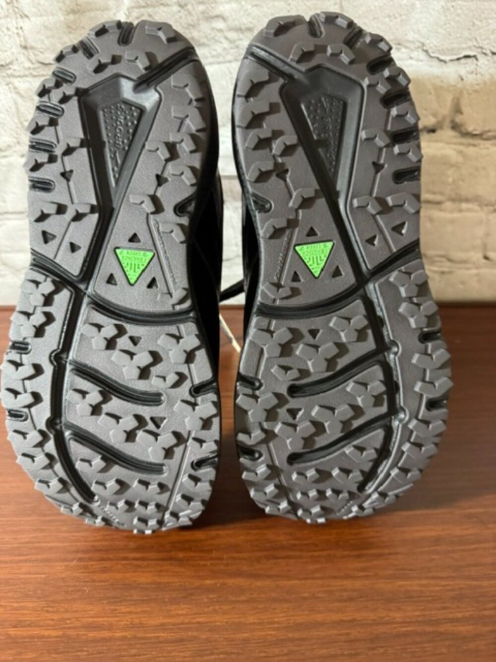 Brooks Divide 5 GTX Waterproof Trail Running Shoes Black Women's 7 NWB‎ - Picture 7 of 8